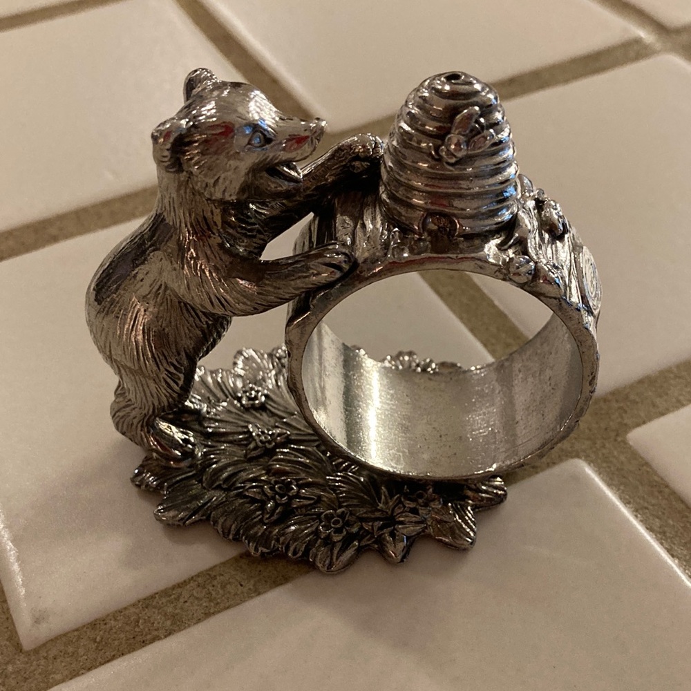 Reed and Barton Silverplate Bear and Beehive Napkin Ring - Picture 2 of 4